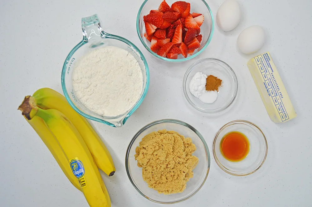 strawberry banana muffins ingredients