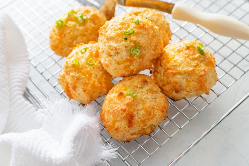 cheddar baked biscuits