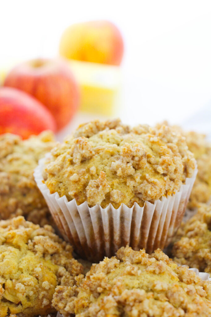 apple crumble muffins