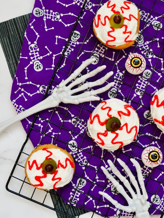 How to Make Halloween Eyeball Donuts 