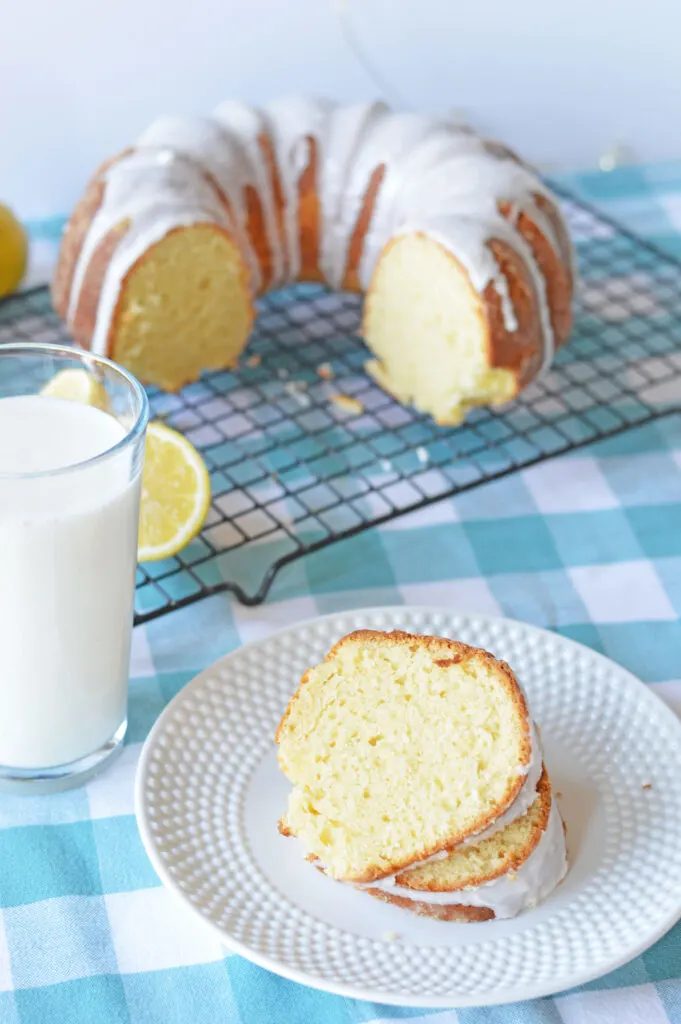 moist lemon pound cake