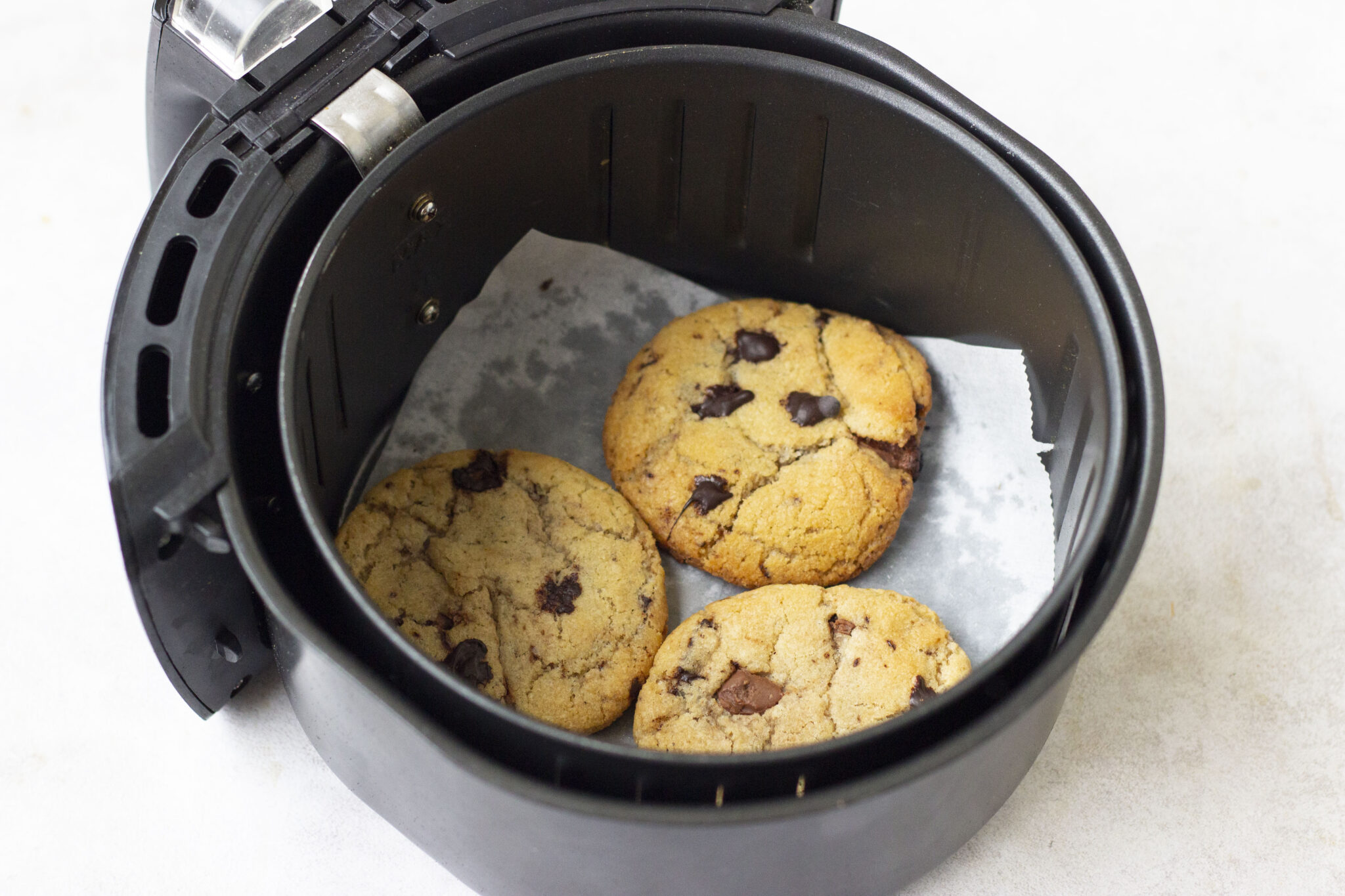 Air Fryer Chocolate Chip Cookies: Bake Gooey, Crispy Cookies in Minutes