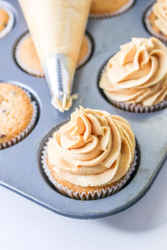 Peanut Butter Chocolate Chip Cupcakes 