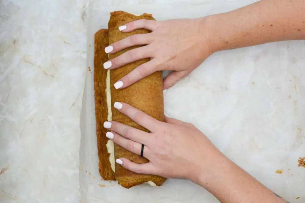 gingerbread cake roll