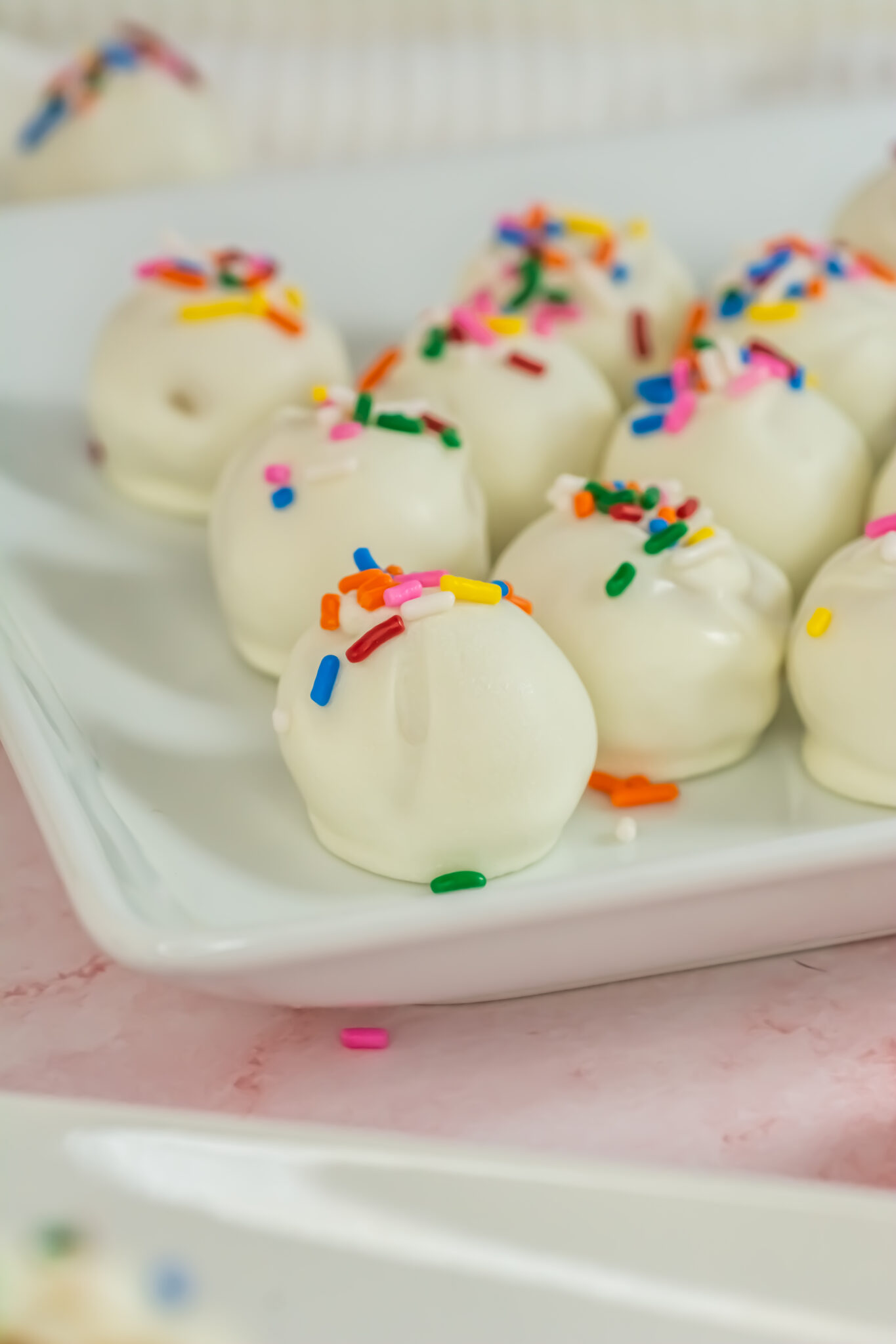 No Bake Cake Balls (Easy Recipe, No Oven Needed)